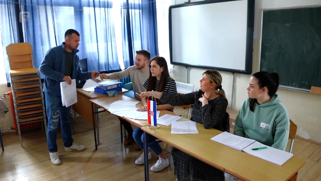 VIDEO / Četiri biračka mjesta u Livnu za parlamentarne izbore u Hrvatskoj